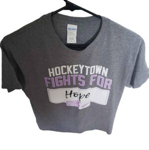 Men's Gray Detroit Red Wings Hockey Fights Cancer T-shirt Size Medium